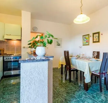 Appartement Lori *