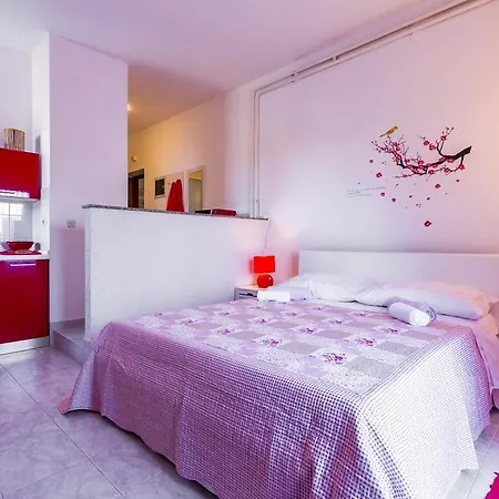 Lori Apartment