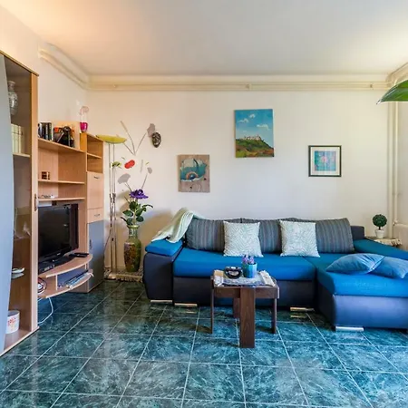 Lori Apartment